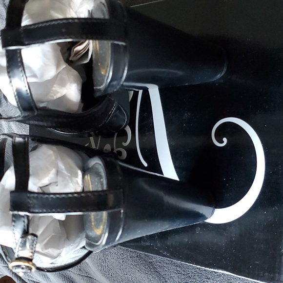 NIB. Black chunky heels. - Picture 4 of 6